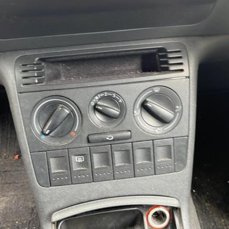 Leve vitre electrique avant gauche VOLKSWAGEN POLO 3 Photo n°10