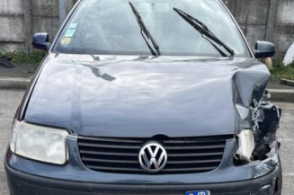Serrure avant gauche VOLKSWAGEN POLO 3
