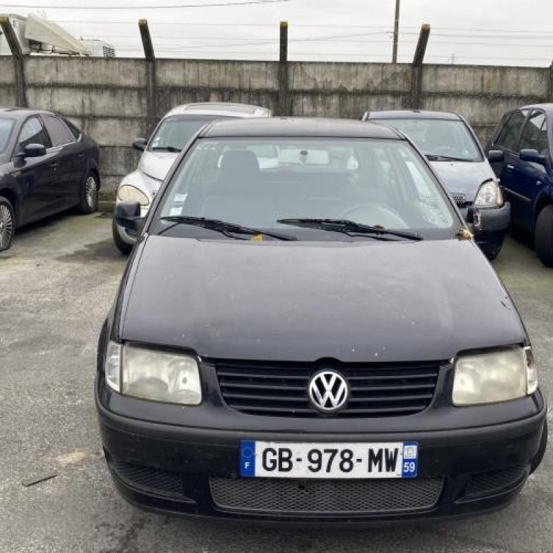 Capot VOLKSWAGEN POLO 3 Photo n°8