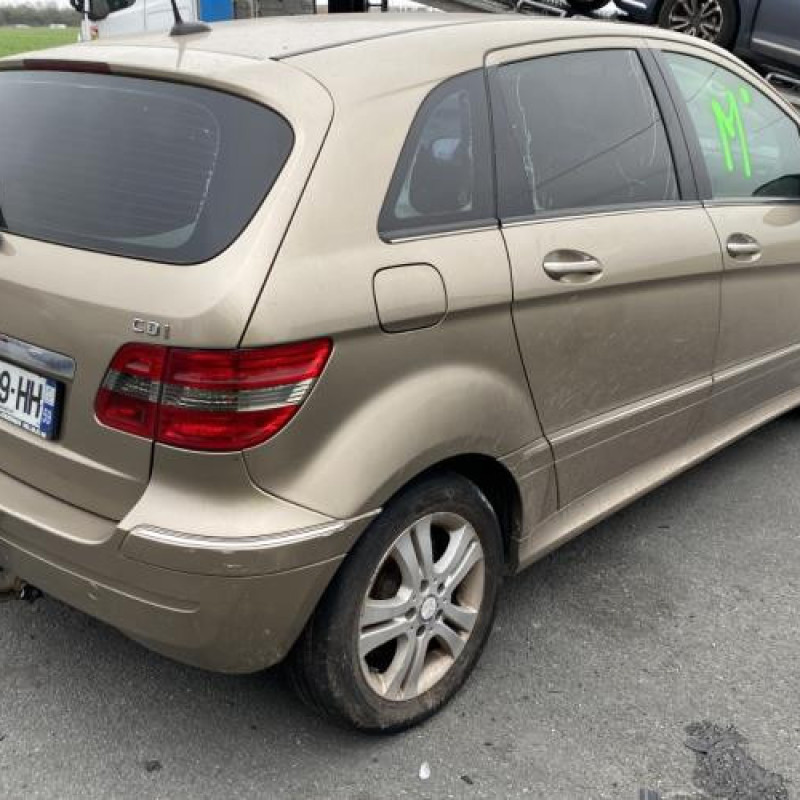 Feu arriere secondaire gauche (feux) MERCEDES CLASSE B 245 Photo n°6