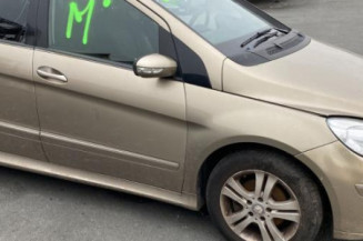 Feu arriere secondaire gauche (feux) MERCEDES CLASSE B 245