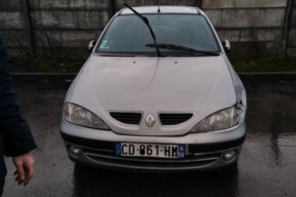 Moteur essuie glace avant RENAULT MEGANE 1