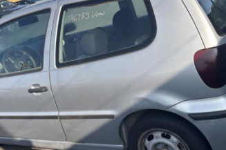 Retroviseur gauche VOLKSWAGEN POLO 3