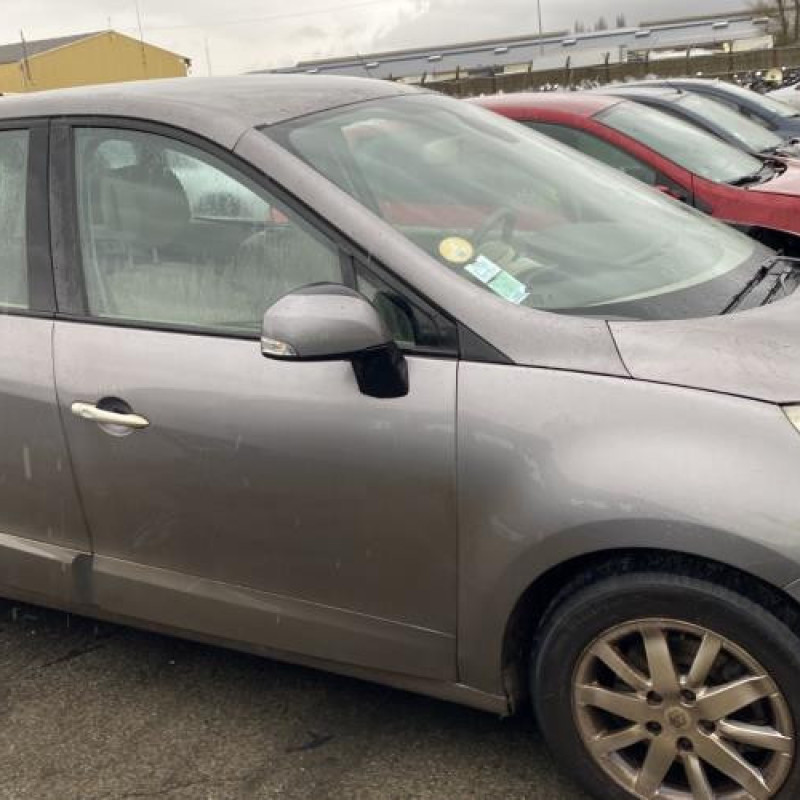 Feu arriere principal droit (feux) RENAULT SCENIC 3 Photo n°11