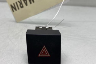 Bouton de warning PEUGEOT 508 1 Photo n°1