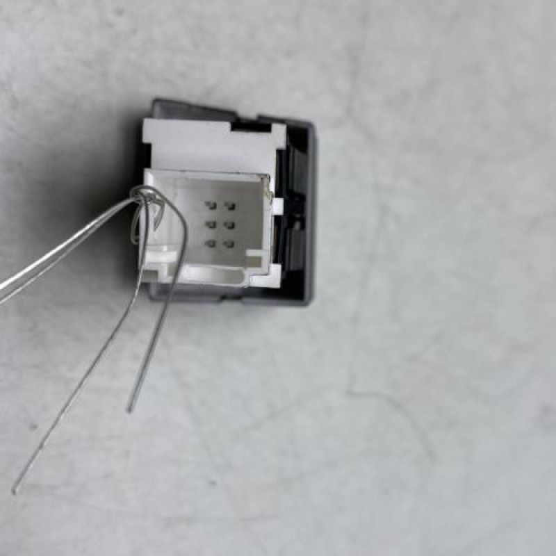 Bouton de warning PEUGEOT 508 1 Photo n°4