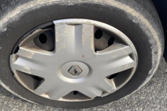 Etrier avant gauche (freinage) RENAULT CLIO 2
