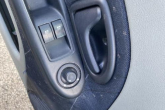 Pivot de moyeu avant gauche RENAULT CLIO 2