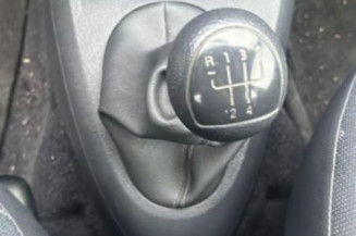 Pivot de moyeu avant gauche RENAULT CLIO 2
