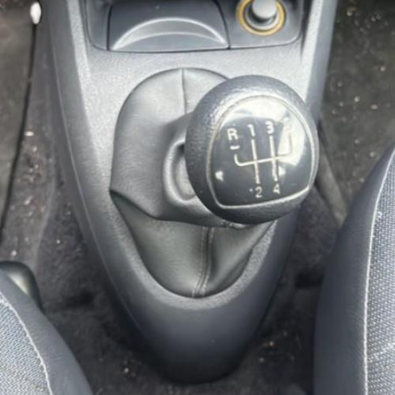 Pivot de moyeu avant gauche RENAULT CLIO 2 Photo n°9