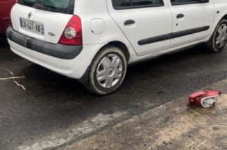 Pivot de moyeu avant gauche RENAULT CLIO 2