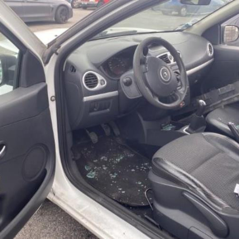 Poignee porte avant gauche RENAULT CLIO 3 Photo n°5