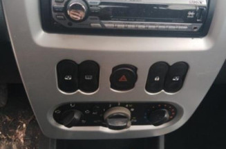 Feu arriere stop central DACIA SANDERO 1