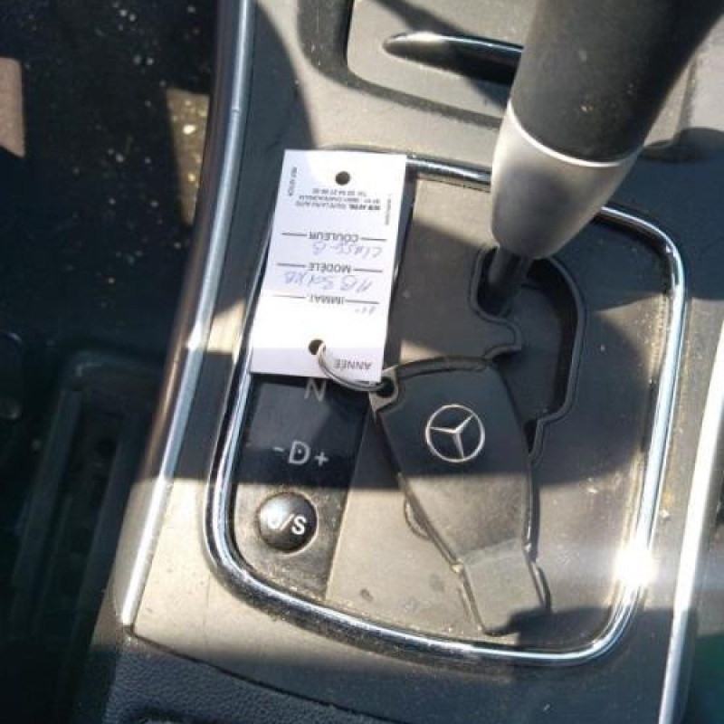 Feu arriere principal droit (feux) MERCEDES CLASSE B 245 Photo n°4