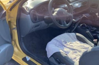 Poignee porte avant gauche RENAULT MEGANE 1