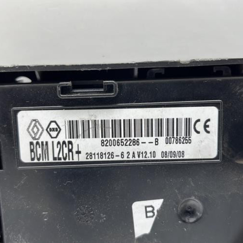 Boitier UCH RENAULT CLIO 3 Photo n°4