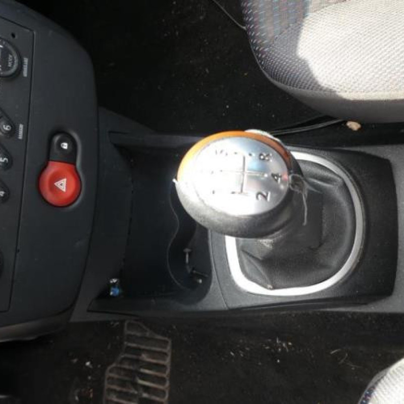 Boitier UCH RENAULT CLIO 3 Photo n°9