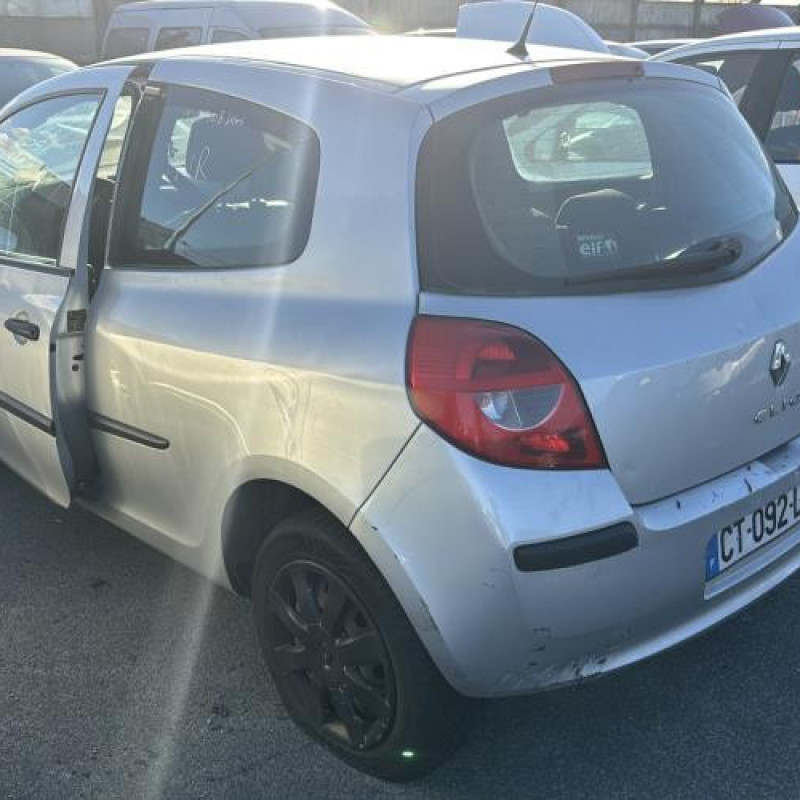 Pedale d'embrayage RENAULT CLIO 3 Photo n°8