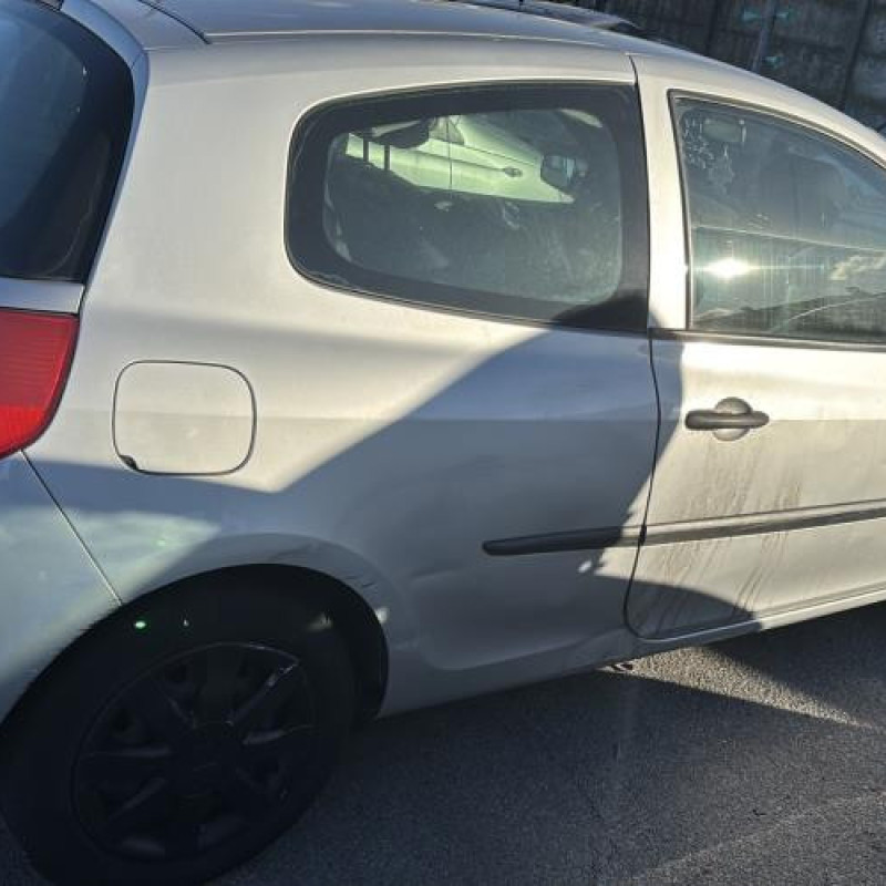 Pedale d'embrayage RENAULT CLIO 3 Photo n°10