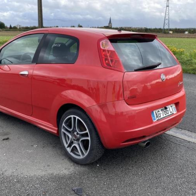Feu arriere principal gauche (feux) FIAT GRANDE PUNTO Photo n°10