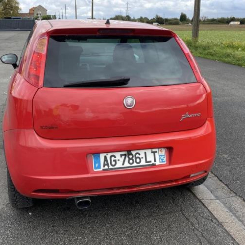 Feu arriere principal gauche (feux) FIAT GRANDE PUNTO Photo n°11