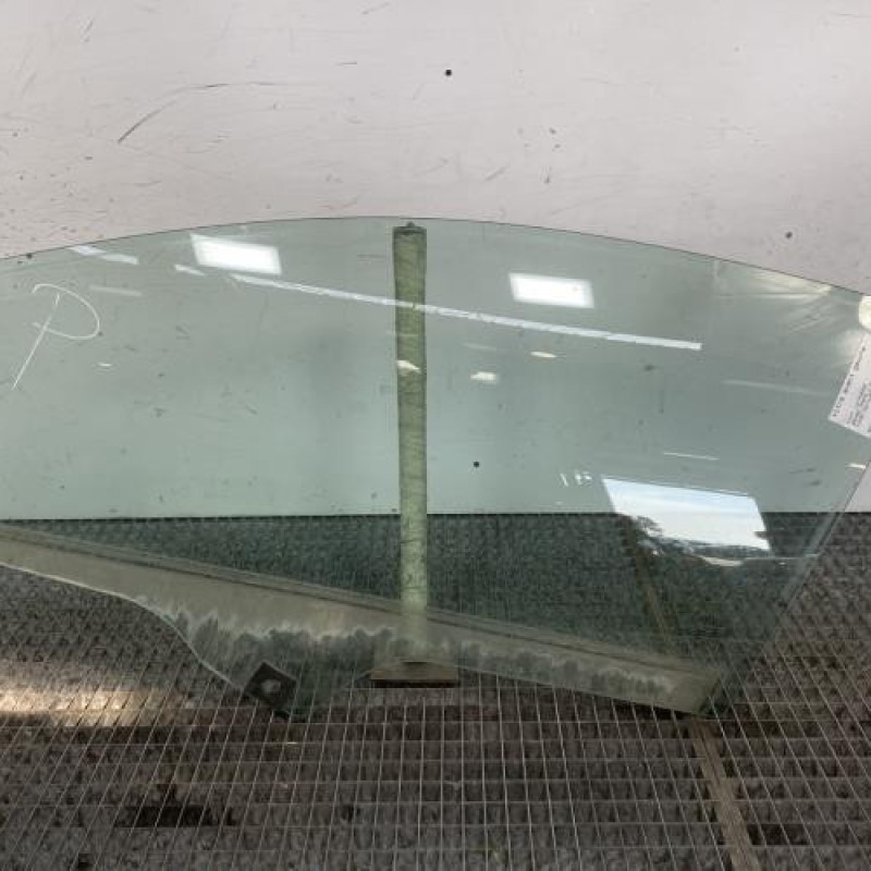 Vitre avant gauche FIAT GRANDE PUNTO Photo n°1