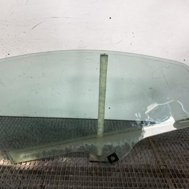 Vitre avant gauche FIAT GRANDE PUNTO Photo n°6
