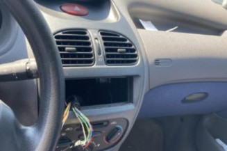 Attache ceinture arriere gauche PEUGEOT 206