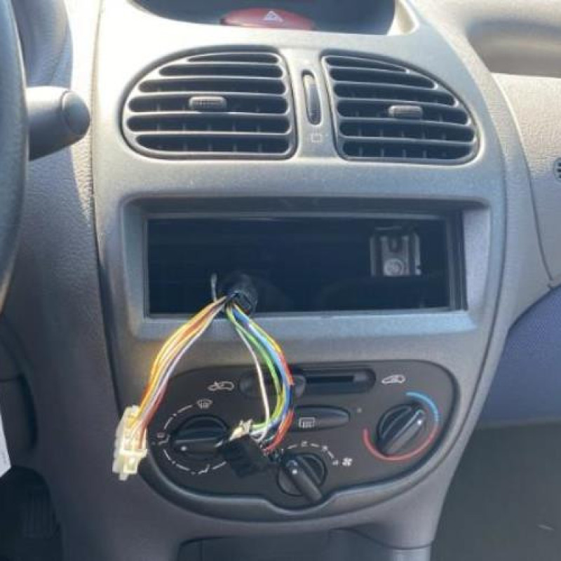 Boitier air bag PEUGEOT 206 Photo n°6