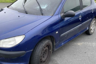 Pompe de direction PEUGEOT 206 Photo n°1