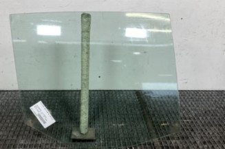 Vitre arriere droit VOLKSWAGEN GOLF 5 Photo n°1