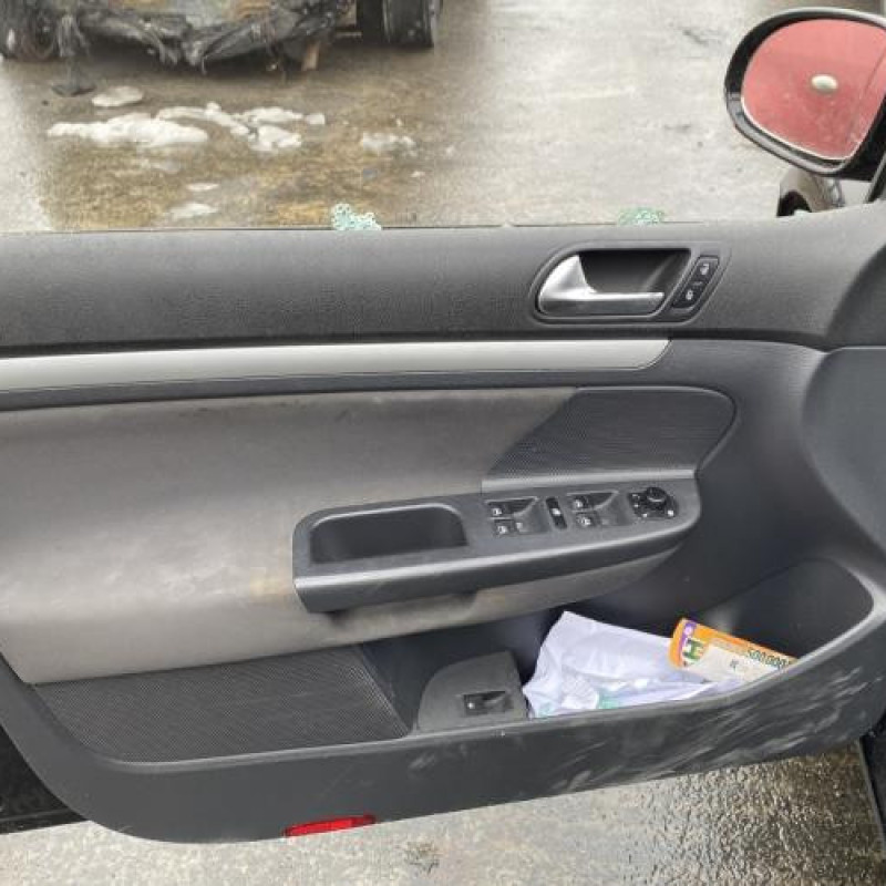 Vitre arriere droit VOLKSWAGEN GOLF 5 Photo n°14