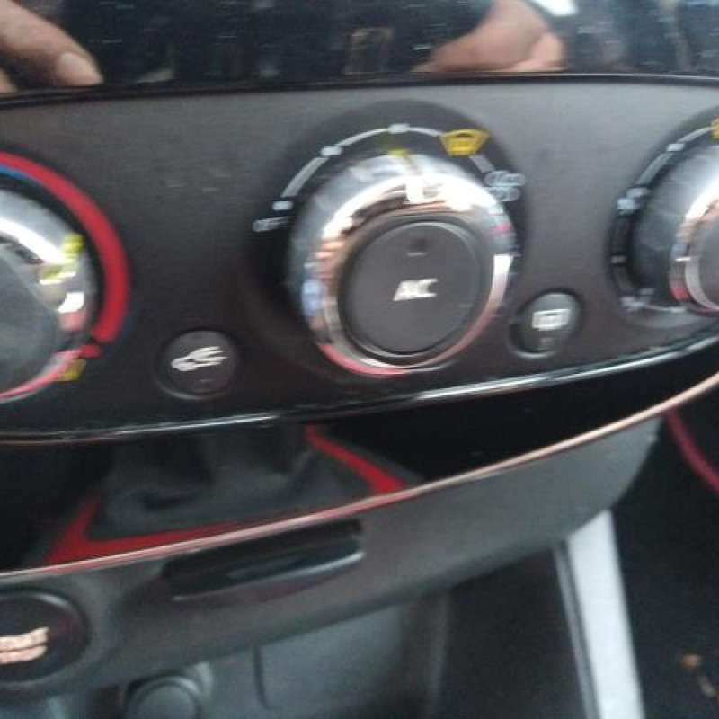 Feu diurne avant droit RENAULT CLIO 4 Photo n°14