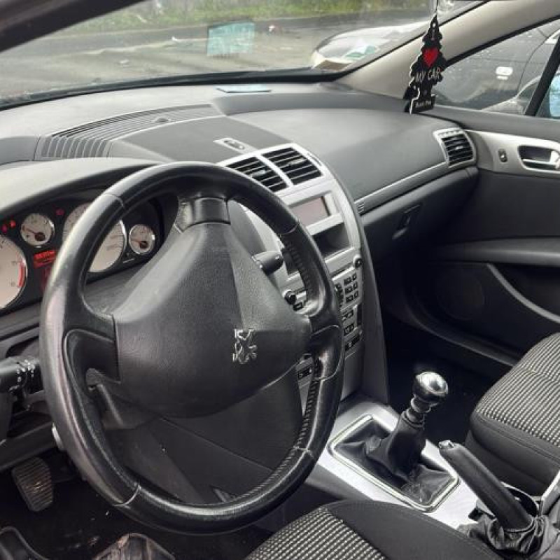 Pare choc arriere PEUGEOT 407 Photo n°8