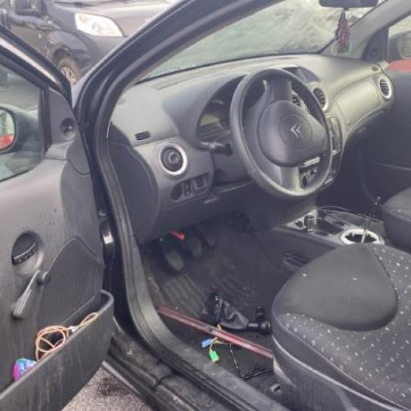 Pretensionneur de ceinture avant droit CITROEN C2 Photo n°14