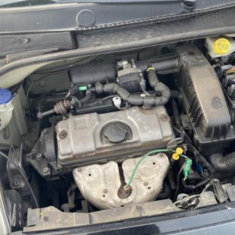 Pretensionneur de ceinture avant droit CITROEN C2 Photo n°16