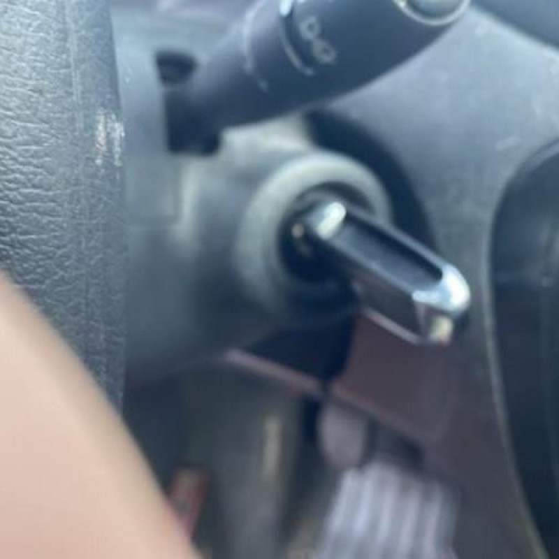 Pretensionneur de ceinture avant droit CITROEN C2 Photo n°17