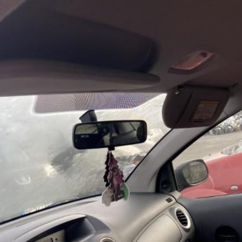 Pretensionneur de ceinture avant droit CITROEN C2 Photo n°19
