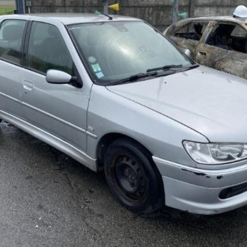 Moteur PEUGEOT 306 Photo n°8