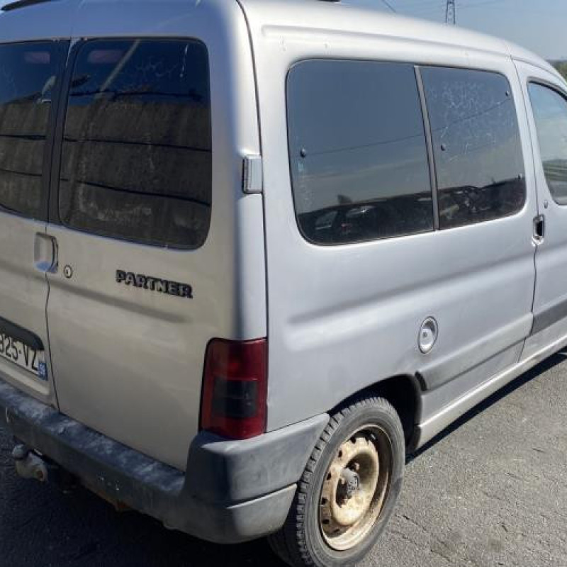 Porte avant gauche PEUGEOT PARTNER 1 Photo n°8