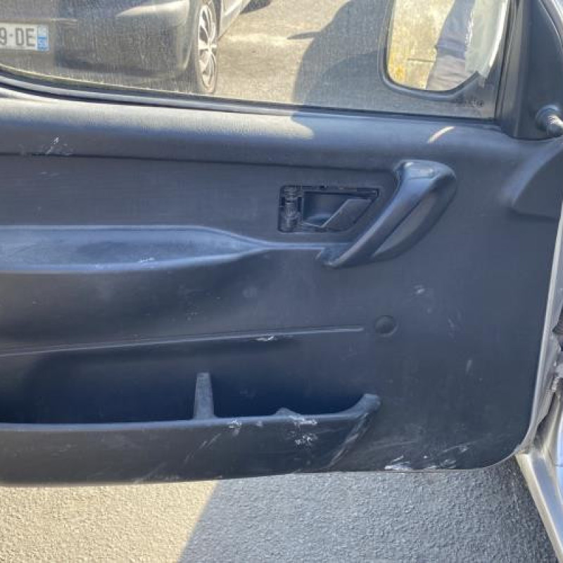 Porte avant gauche PEUGEOT PARTNER 1 Photo n°14