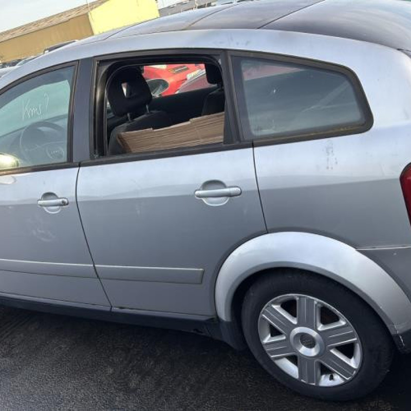 Becquet AUDI A2 Photo n°10