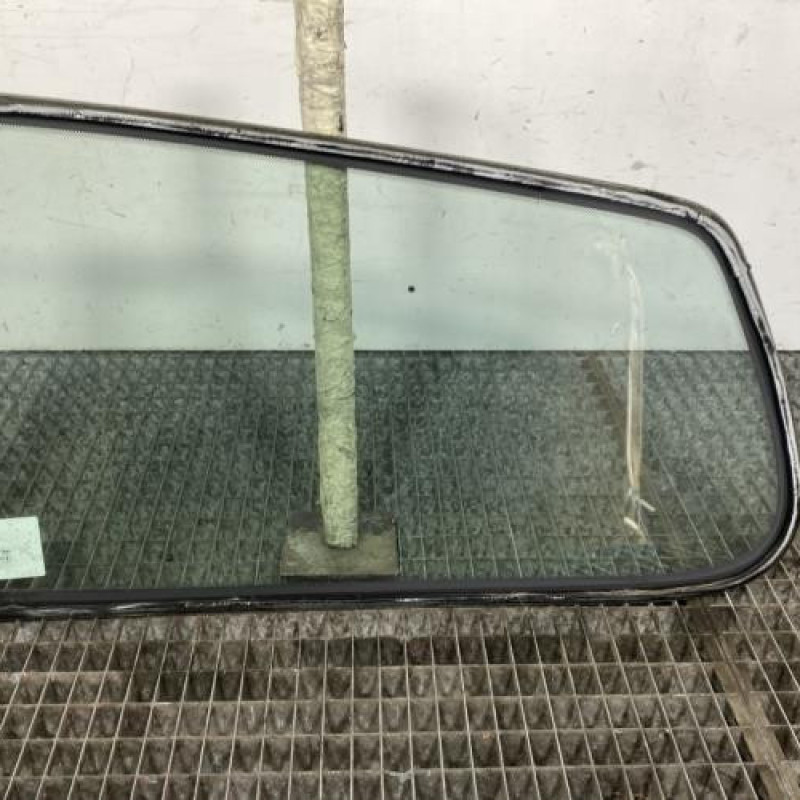 Custode arriere droit VOLKSWAGEN FOX Photo n°4
