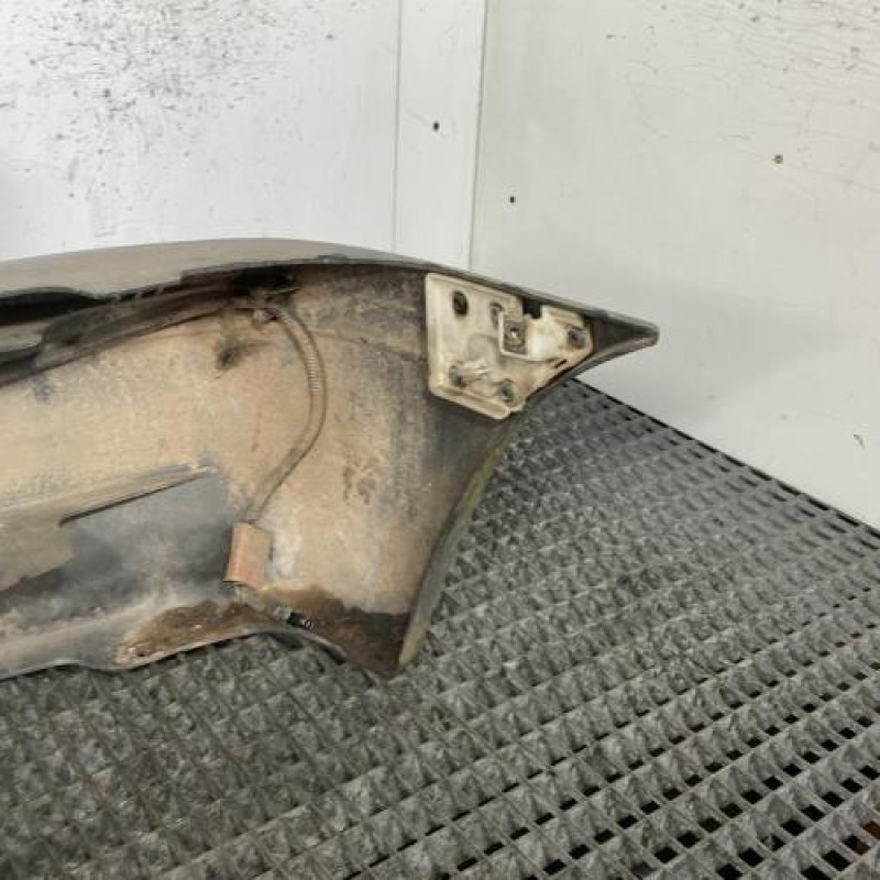 Pare choc arriere RENAULT CLIO 1 Photo n°4