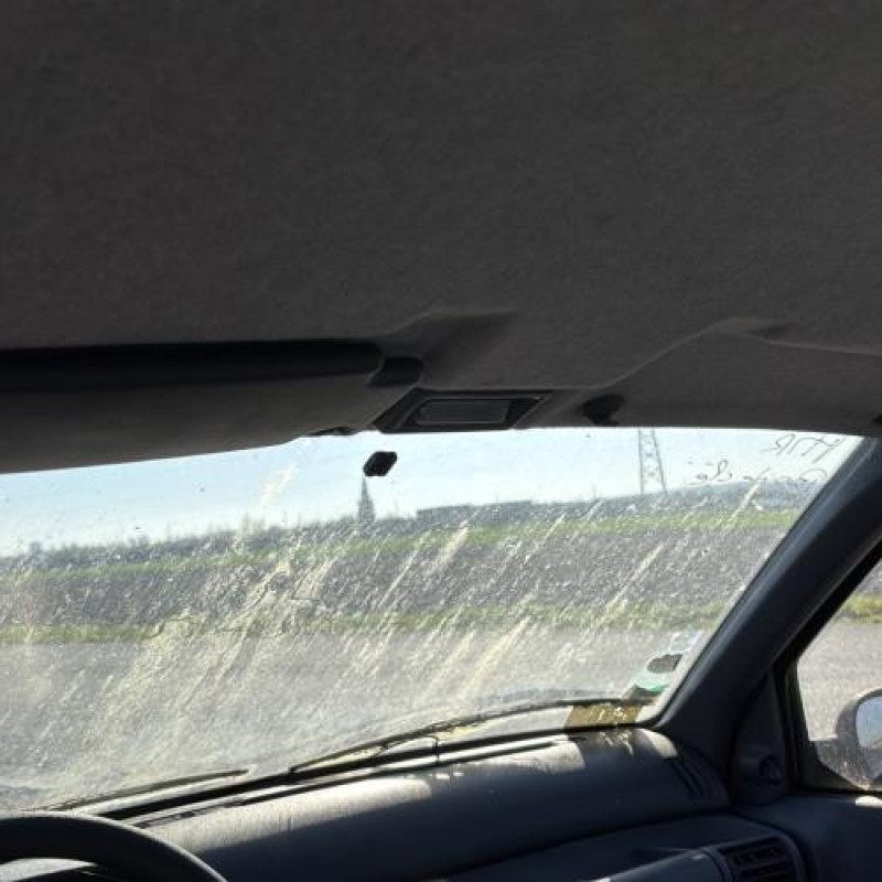 Pare choc arriere RENAULT CLIO 1 Photo n°19