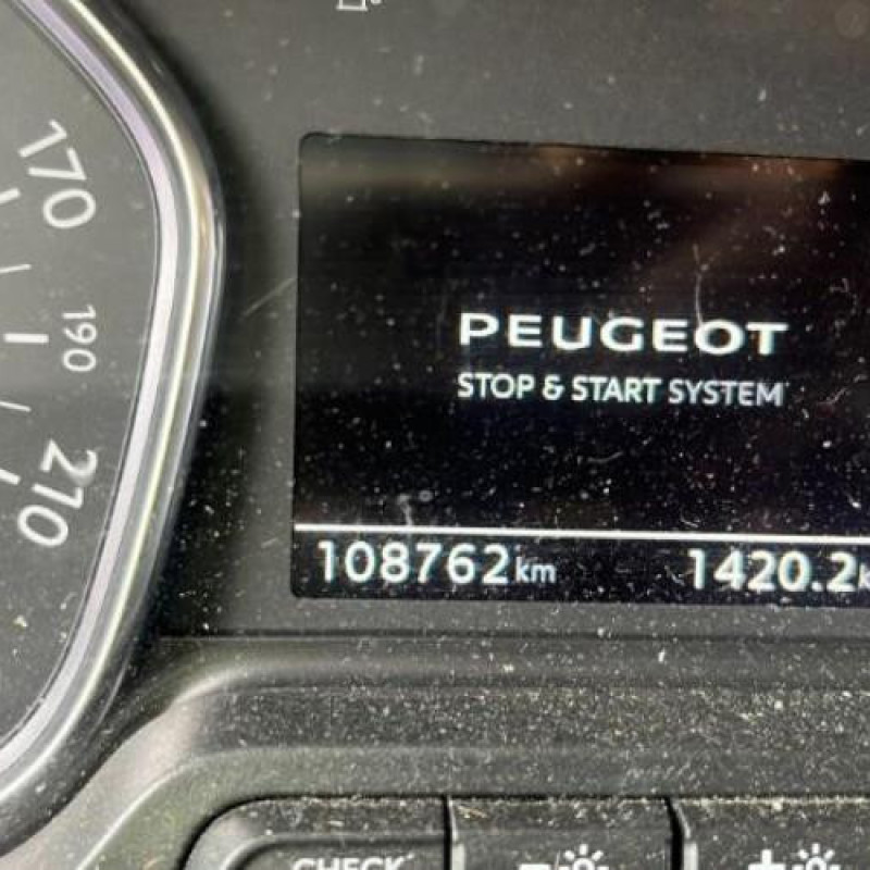 Pare boue arriere droit PEUGEOT EXPERT 4 Photo n°7