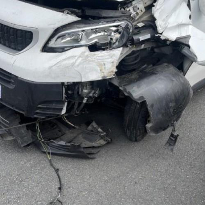 Pare boue arriere droit PEUGEOT EXPERT 4 Photo n°10