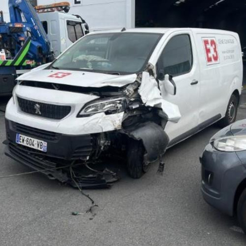 Pare boue arriere droit PEUGEOT EXPERT 4 Photo n°11