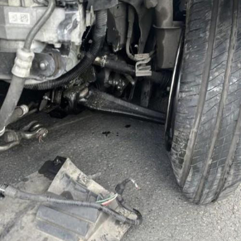 Pare boue arriere droit PEUGEOT EXPERT 4 Photo n°16