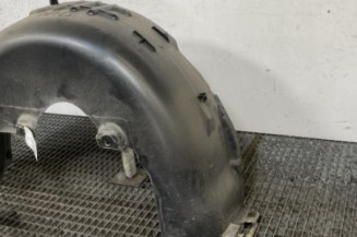 Pare boue arriere droit OPEL VIVARO 3